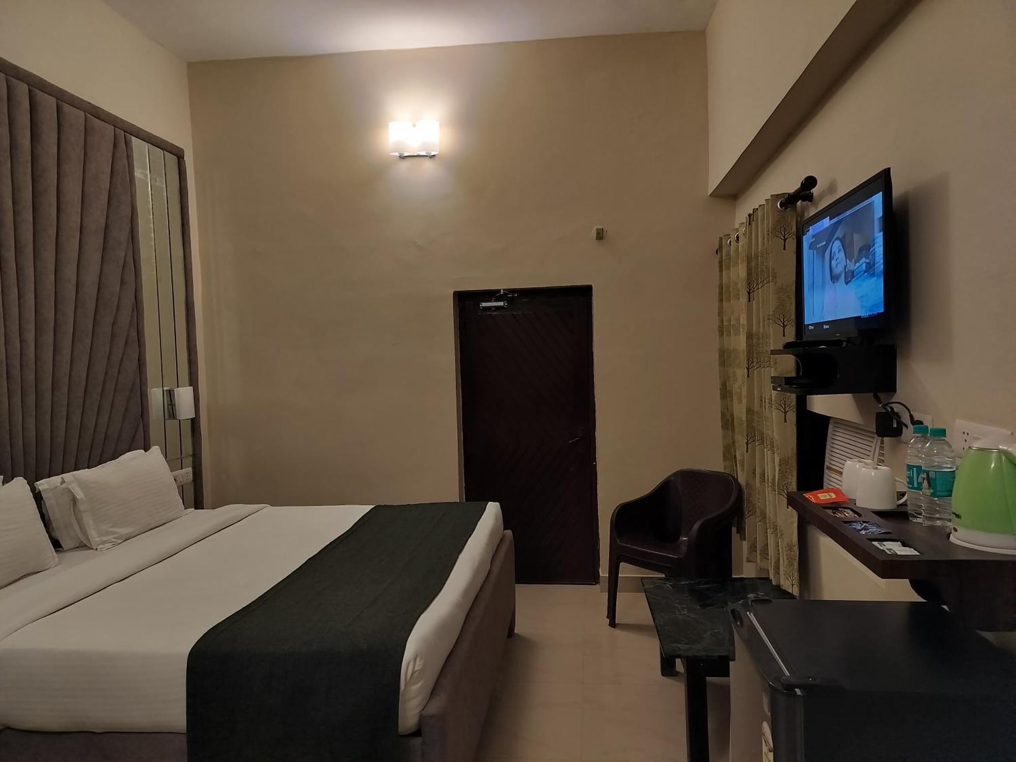 Bel-La Monde Hotel "Riverside" - Jim Corbett Garjia Exterior photo